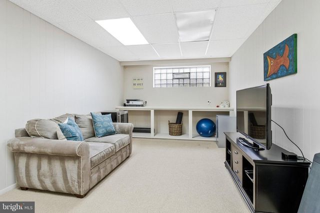 7411 WYNDALE LN, Chevy Chase, MD 20815