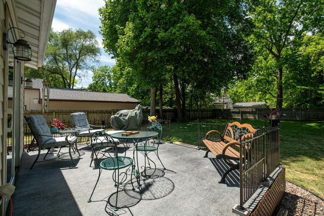 418 S Charles STREET, Oconomowoc, WI 53066