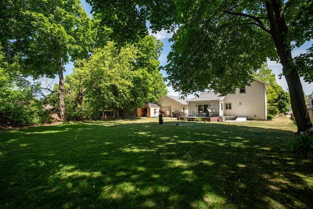 418 S Charles STREET, Oconomowoc, WI 53066