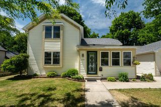418 S Charles STREET, Oconomowoc, WI 53066