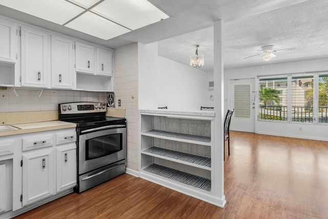 1110 N RIVERSIDE Drive 23, Pompano Beach, FL 33062