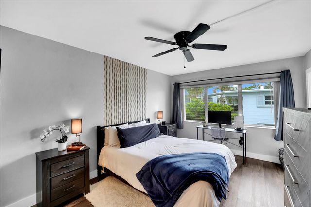 2161 NE 42nd Court 215, Lighthouse Point, FL 33064