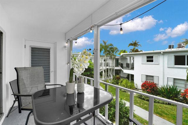 2161 NE 42nd Court 215, Lighthouse Point, FL 33064