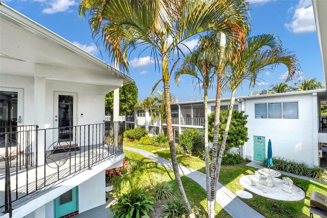 2161 NE 42nd Court 215, Lighthouse Point, FL 33064