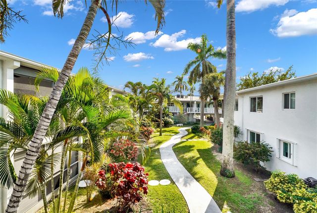 2161 NE 42nd Court 215, Lighthouse Point, FL 33064