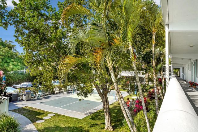 2161 NE 42nd Court 215, Lighthouse Point, FL 33064