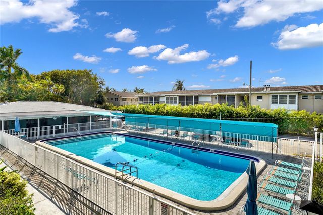 2161 NE 42nd Court 215, Lighthouse Point, FL 33064