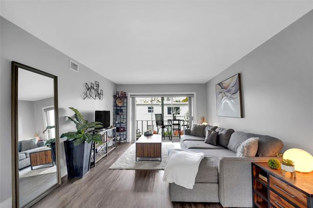 2161 NE 42nd Court 215, Lighthouse Point, FL 33064