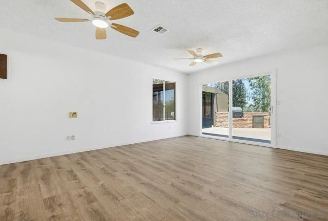 160 Scottford, El Cajon, CA 92021