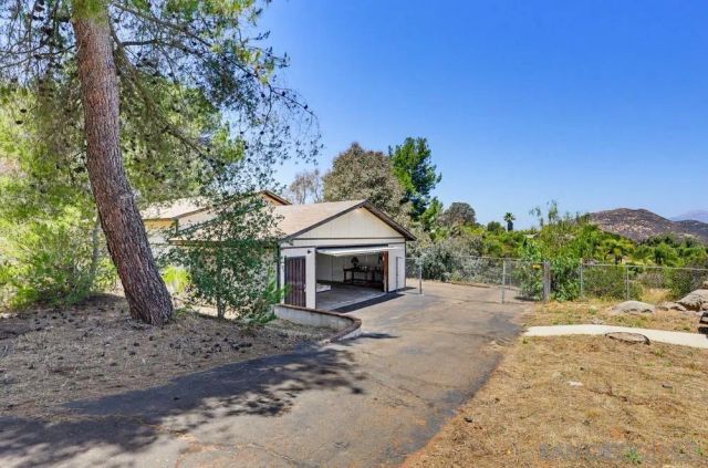 160 Scottford, El Cajon, CA 92021
