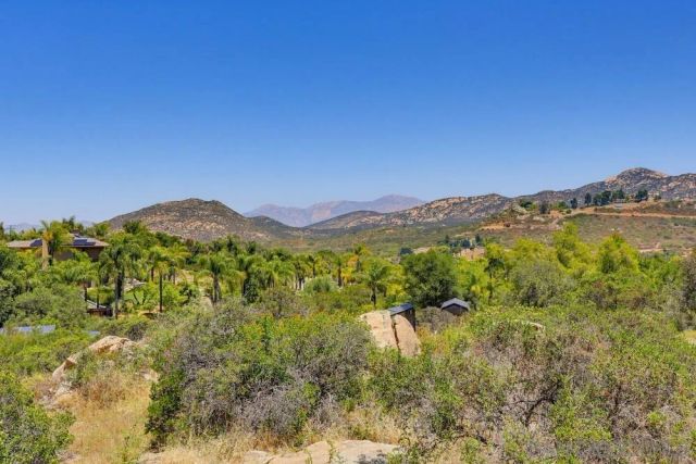 160 Scottford, El Cajon, CA 92021