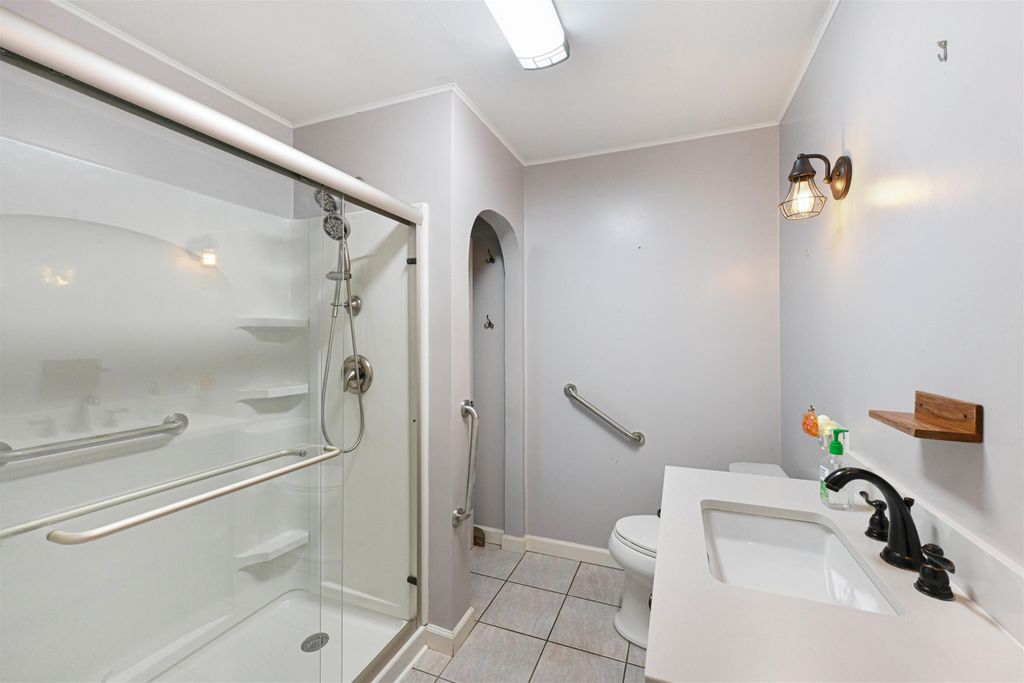 Image 17 of property listing at 5747 Shelburne Road, Shelburne, VT 05482