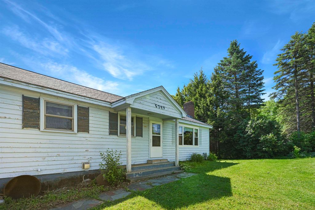 Image 34 of property listing at 5747 Shelburne Road, Shelburne, VT 05482
