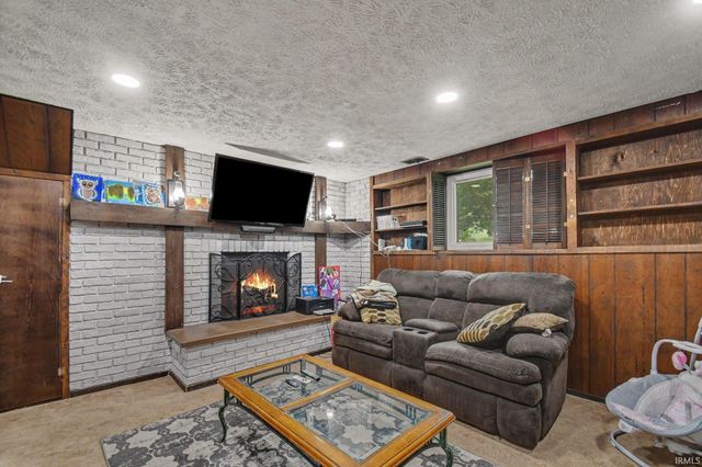 1127 S Parkway Street, South Bend, IN 46619