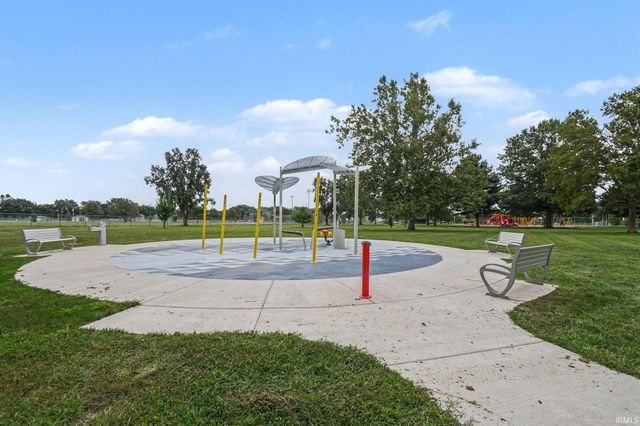1127 S Parkway Street, South Bend, IN 46619