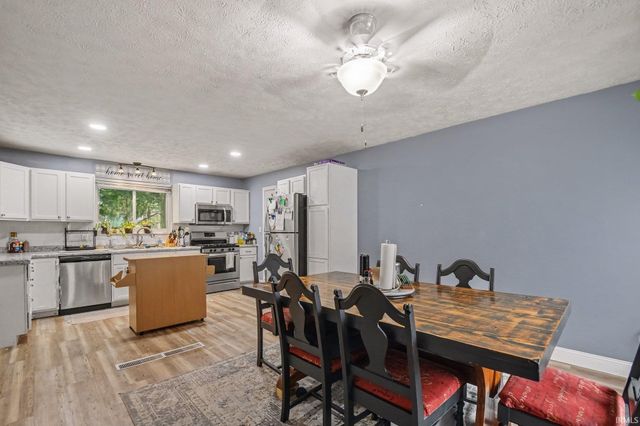 1127 S Parkway Street, South Bend, IN 46619