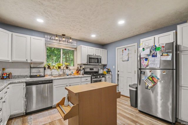 1127 S Parkway Street, South Bend, IN 46619