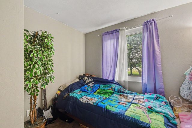 1127 S Parkway Street, South Bend, IN 46619
