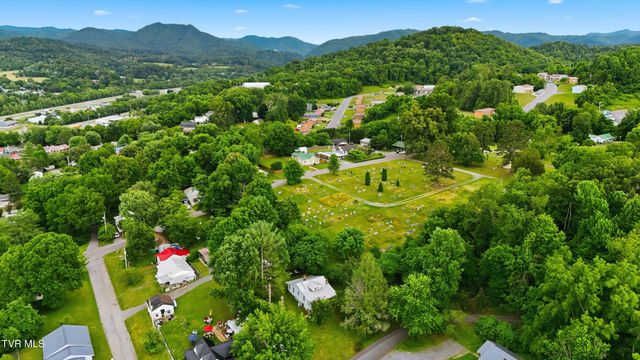 806 Beech Street, Elizabethton, TN 37643