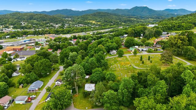 806 Beech Street, Elizabethton, TN 37643