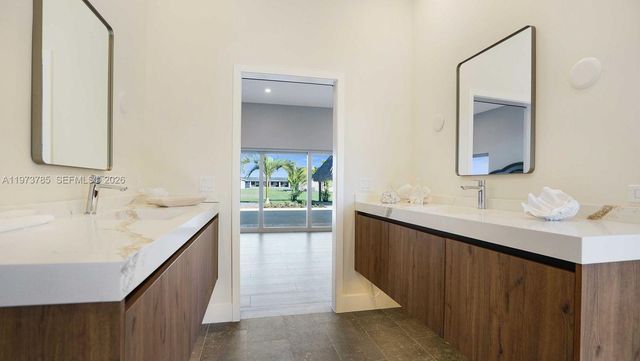 25025 SW 202nd Avenue, Homestead, FL 33031