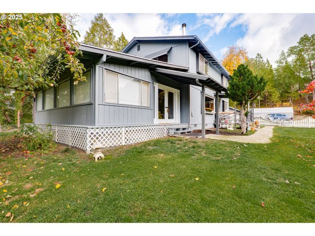 240 PRUDEN HILL Ln, Canyonville, OR 97417