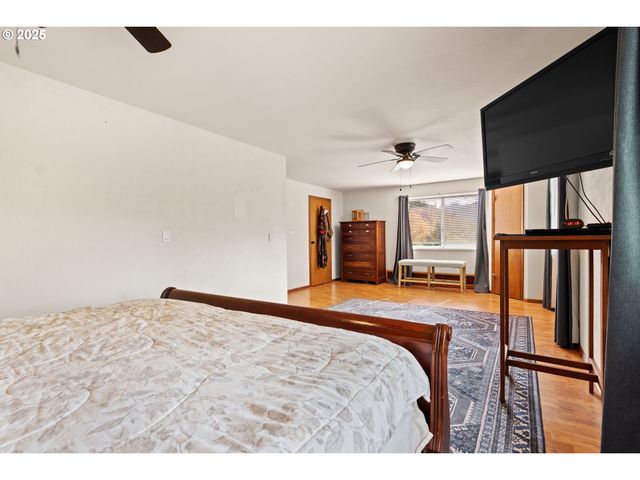 240 PRUDEN HILL Ln, Canyonville, OR 97417