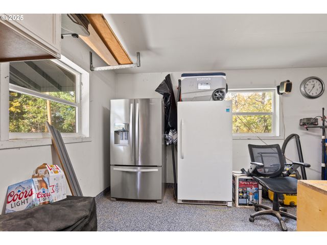 240 PRUDEN HILL Ln, Canyonville, OR 97417