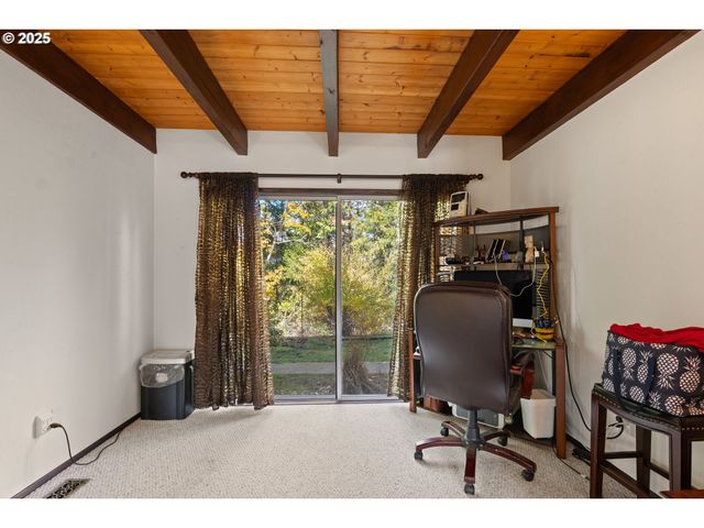 240 PRUDEN HILL Ln, Canyonville, OR 97417