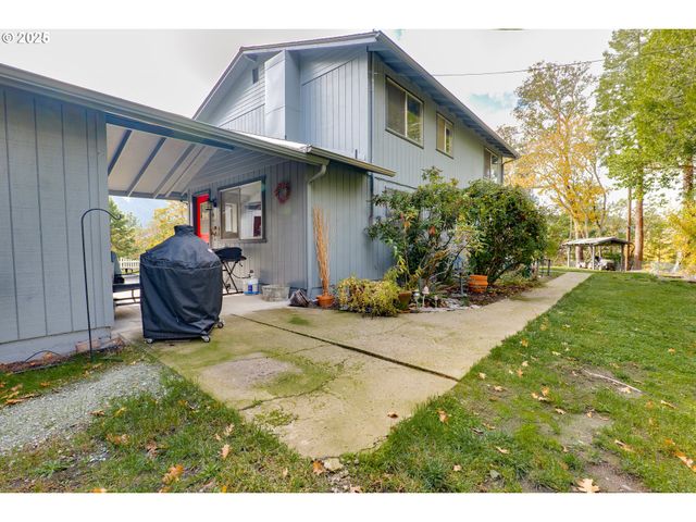 240 PRUDEN HILL Ln, Canyonville, OR 97417