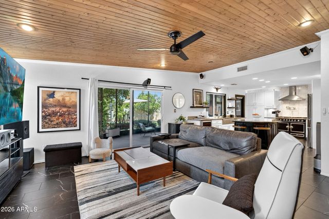 412 E LOYOLA Drive, Tempe, AZ 85282