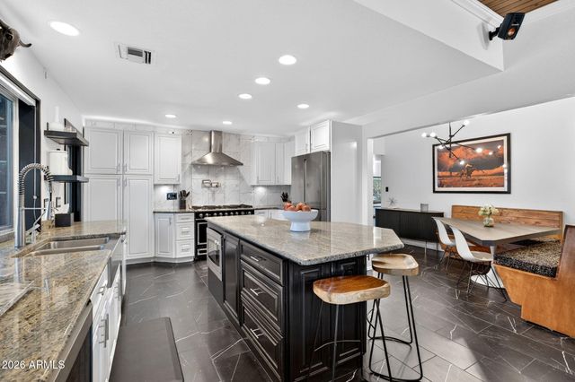 412 E LOYOLA Drive, Tempe, AZ 85282