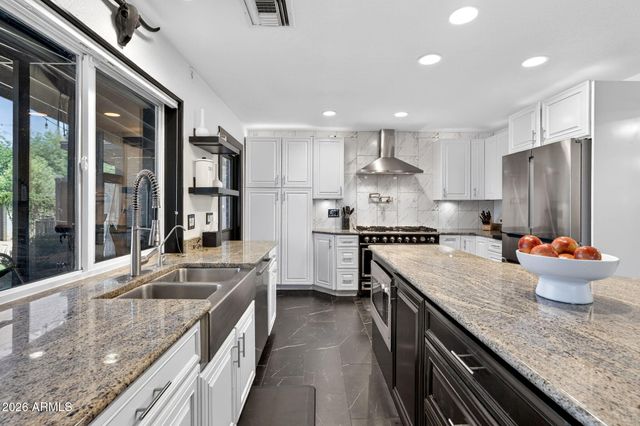 412 E LOYOLA Drive, Tempe, AZ 85282