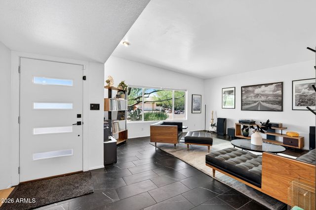 412 E LOYOLA Drive, Tempe, AZ 85282