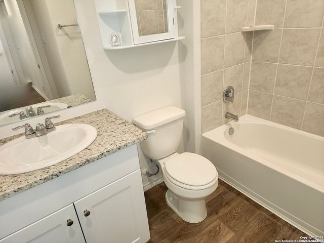 405 Middle Green, Floresville, TX 78114
