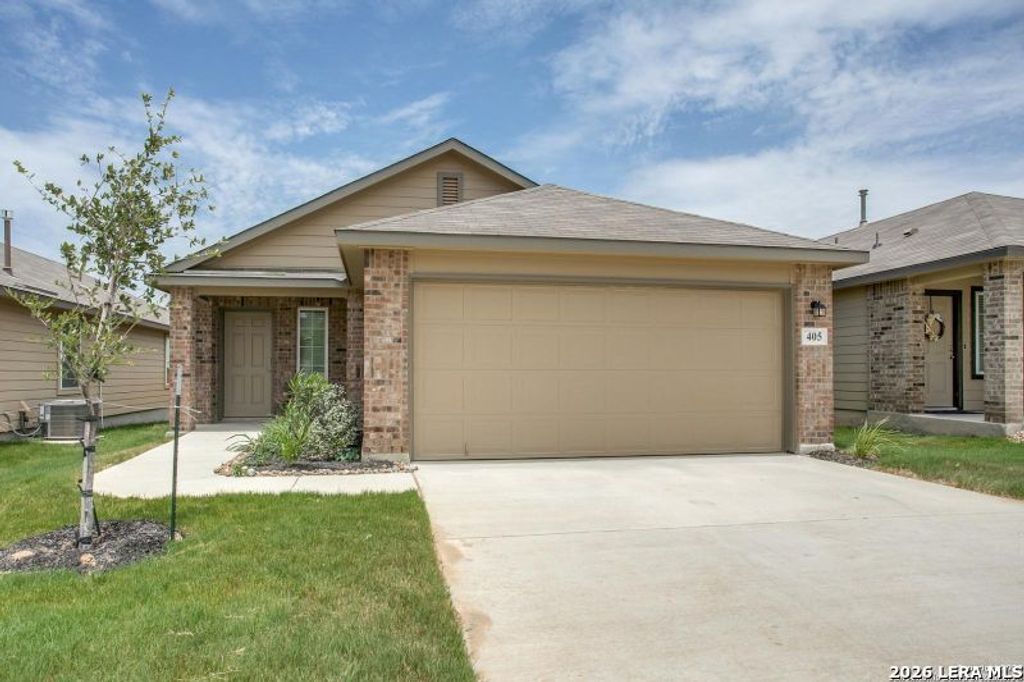 405 Middle Green, Floresville, TX 78114