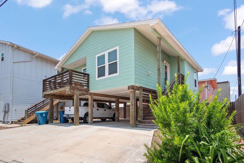 141 W Roberts Ave, Port Aransas, TX 78373 — photo 3