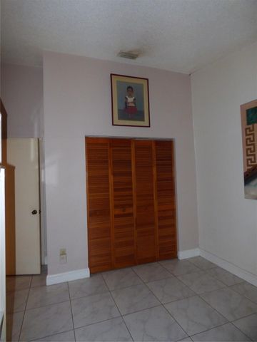 11248 SW 11th Street 12248, Pembroke Pines, FL 33025