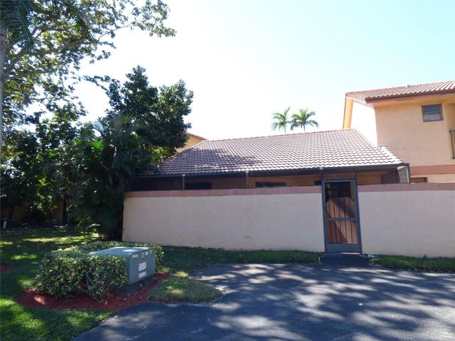 11248 SW 11th Street 12248, Pembroke Pines, FL 33025