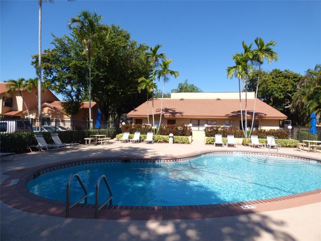 11248 SW 11th Street 12248, Pembroke Pines, FL 33025