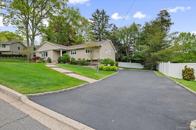 6 Long Ridge Road, Plainview, NY 11803