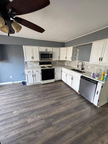 7118 Seminole Drive, Wonder Lake, IL 60097