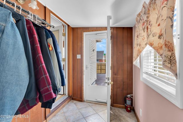142 Reed Avenue, Hamilton, NJ 08610
