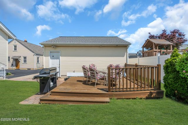 142 Reed Avenue, Hamilton, NJ 08610