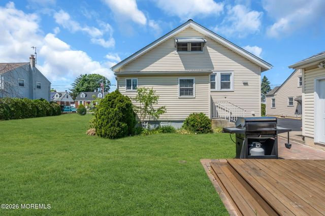 142 Reed Avenue, Hamilton, NJ 08610