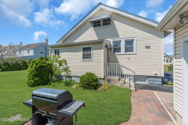 142 Reed Avenue, Hamilton, NJ 08610