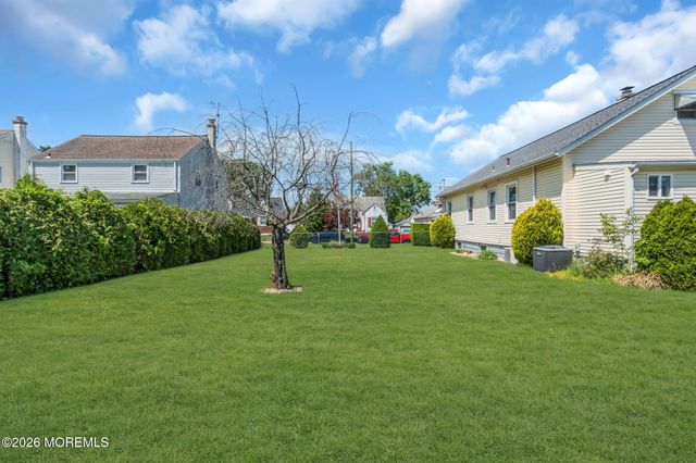 142 Reed Avenue, Hamilton, NJ 08610
