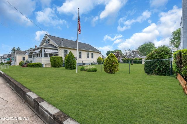 142 Reed Avenue, Hamilton, NJ 08610