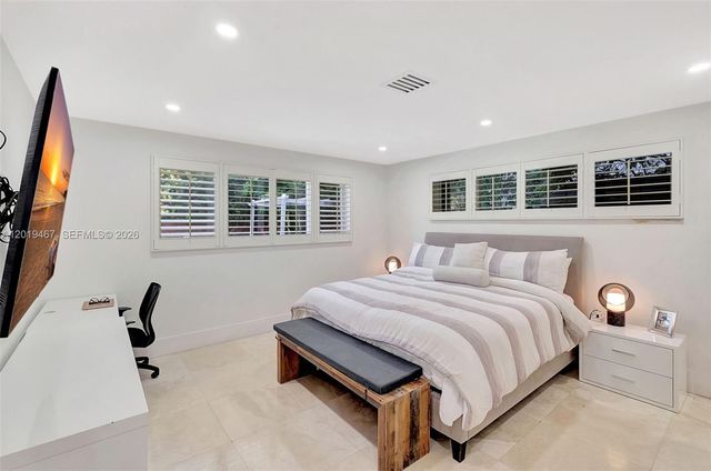7711 Miami View Dr, North Bay Village, FL 33141