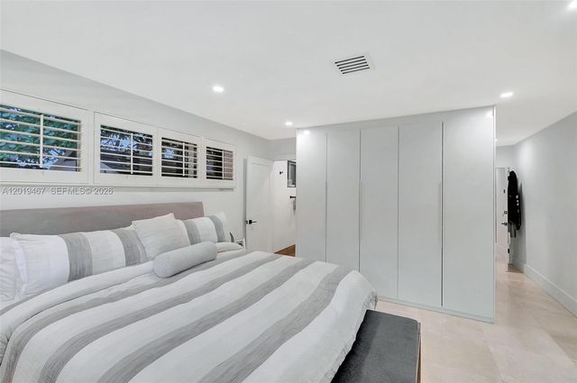 7711 Miami View Dr, North Bay Village, FL 33141
